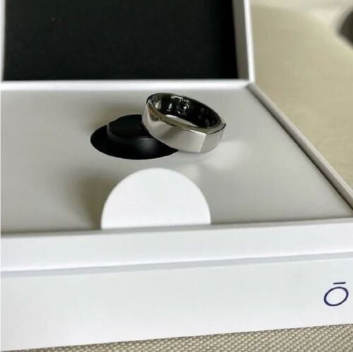 Oura Ring Gen 3 Tracker (Color SILVER) New in Box - Size 7