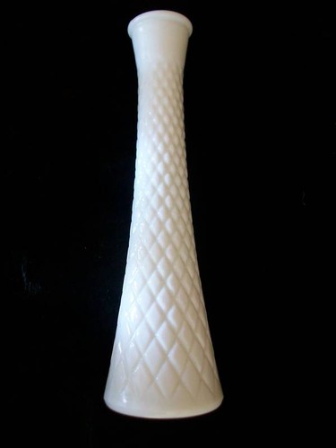 Vintage MILK GLASS BUD VASE Design Variety Wedding Shower Party Decoration *MINT - Picture 8 of 10