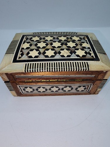 Egyptian Wood Mother Of Pearl Inlay Geometric Design Velvet Lined Trinket Box - Picture 6 of 16