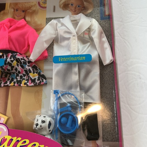 BARBIE Caring Careers Fashion Gift Set Barbie at Work 10773 Mattel 1993 New - Picture 4 of 5