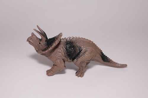 Realistische Triceratops Dinosaurier Figur Spielzeug 6 Zoll - Jurassic Dino Sammlerstück - Bild 2 von 10