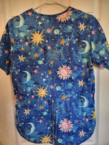 Scrub Tops Lot U-Pick - Disney, Peanuts, Star Wars, Holiday, Cats, Dogs, Flowers - Picture 428 of 442