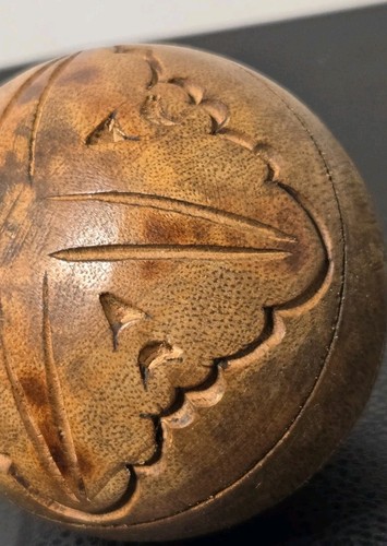 Bola de madera tallada a mano de 10 pulgadas de diámetro marrón color natural vintage - Imagen 2 de 5
