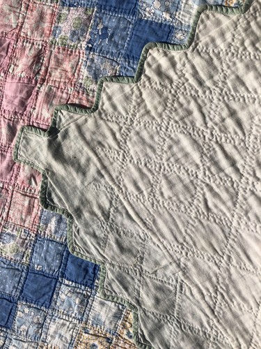 Beautiful Vintage Handmade Feedsack Postage Stamp Quilt 90x75 in - Picture 3 of 8