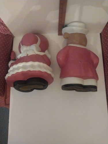 Vintage Christmas Bears Hand Painted Earthenware Set of 2 Holiday Bear Decor - Picture 11 of 11