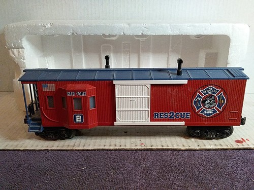 MTH Rescue 2 Caboose - Picture 2 of 2