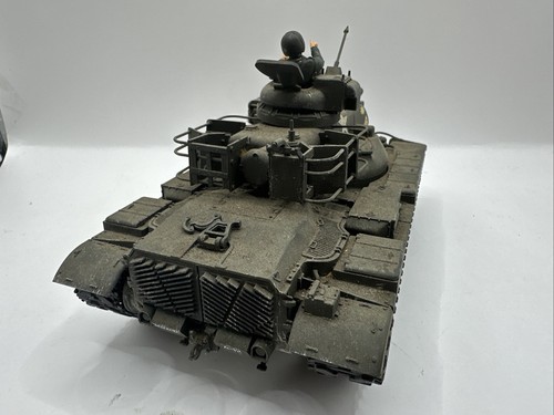 One Vintage pro-built 1/35 Hobby Boss ? model Tank Hand Painted Very Nice - Picture 9 of 11