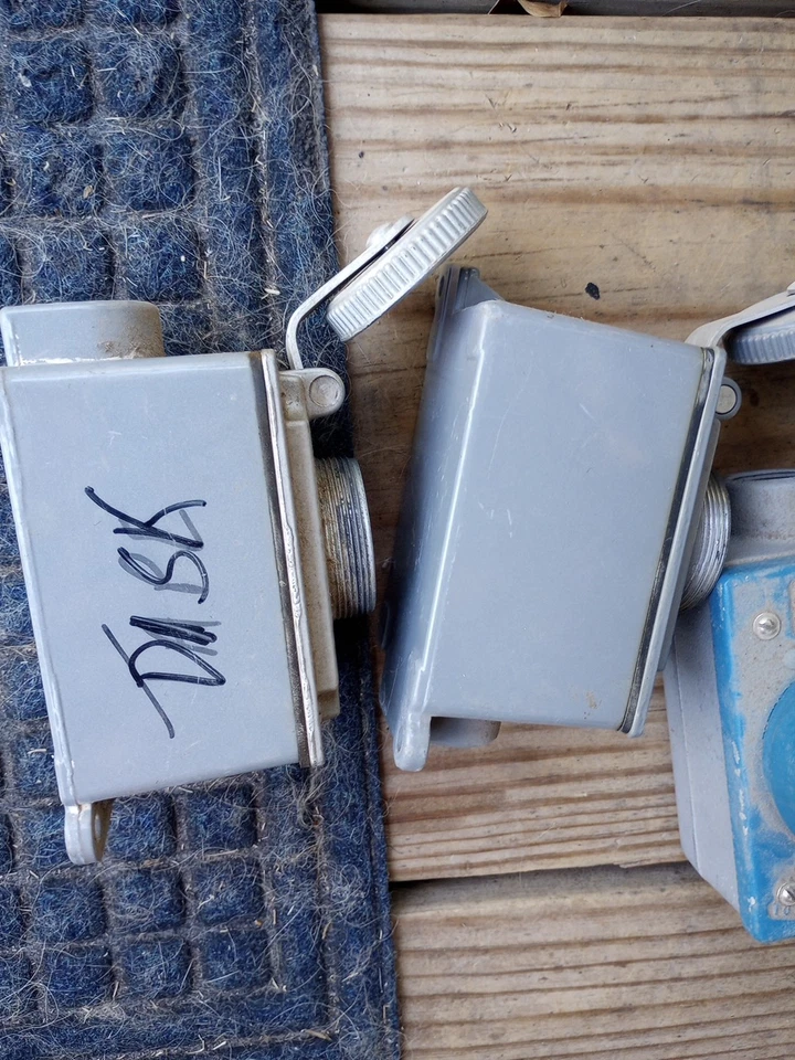 2) Russellstoll 3744 FS/FD Receptacle 10A-250V / 600VAC *NIB* - Image 4 of 4