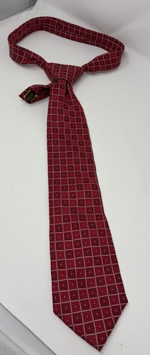 Donald Trump Signature Collection Red Silk Neck Tie USA Geometric Handmade 60” - Picture 9 of 9