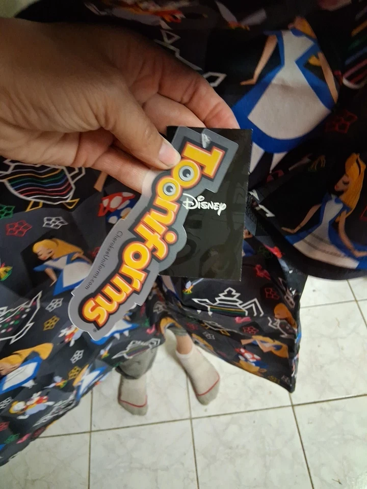 Cherokee Alice In Wonderland Scrubs Tooniforms Disney V Neck XL Top NEW P12 - Image 4 of 4