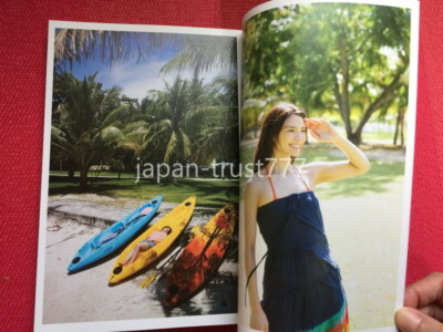 AKB48: Sayaka Akimoto 1st Photo Book [Arinomama. Japanese Book