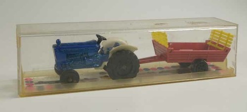 Majorette 369 Tractor Trailer Hay Wagon Tracteur MIB OVP 9902-2