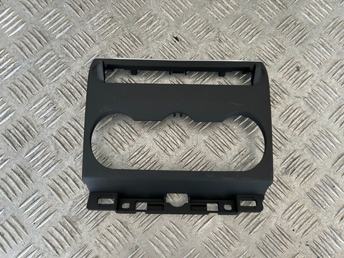 Cache Contour commande chauffage - RENAULT CLIO V (5) - Référence : 682609677R