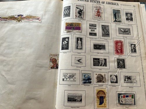 US Stamps Frontiersman Stamp Album - Not all shown - Picture 11 of 11