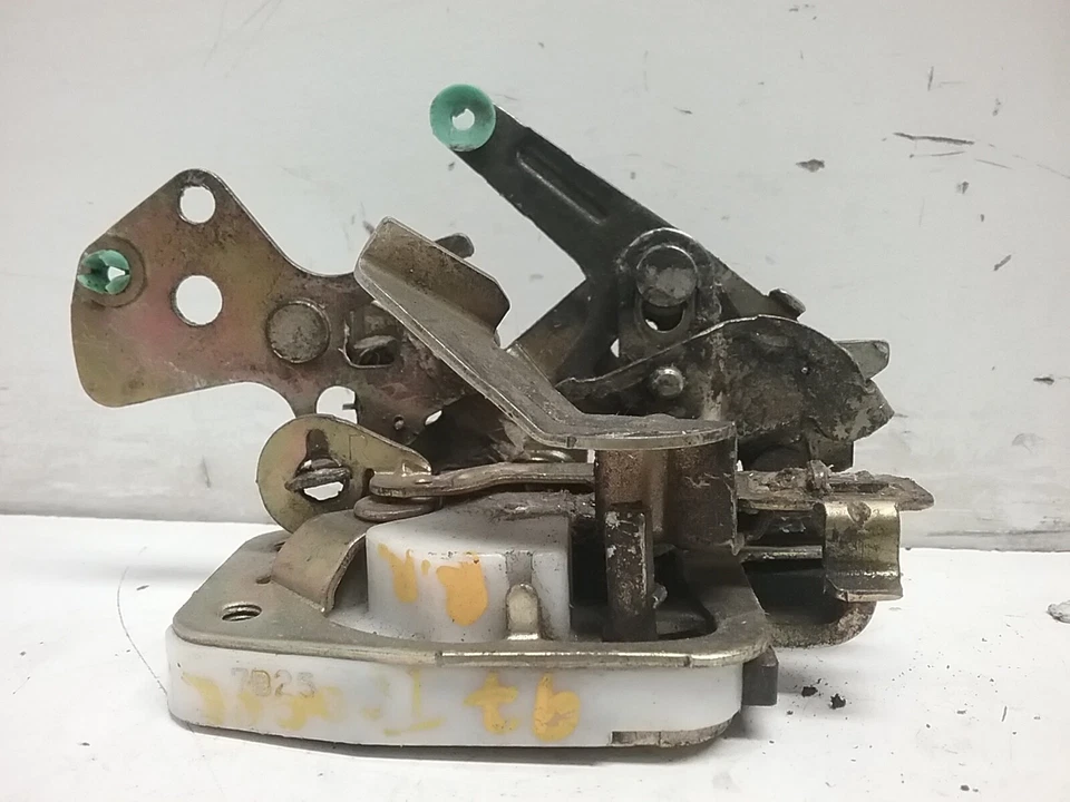 1997-2002 Mercury Tracer Right Rear Door Lock Latch - Image 2 of 4
