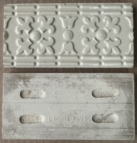   BELGIUM - 2 ANTIQUE ART NOUVEAU MAJOLICA BORDER TILES C1900 - Picture 3 of 3