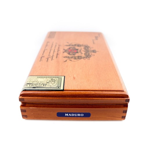 Arturo Fuente Reserva Nº Caja de cigarros de madera vacía 50 Xtra Viejo 11,25" x 6,25" x 2" - Imagen 8 de 12