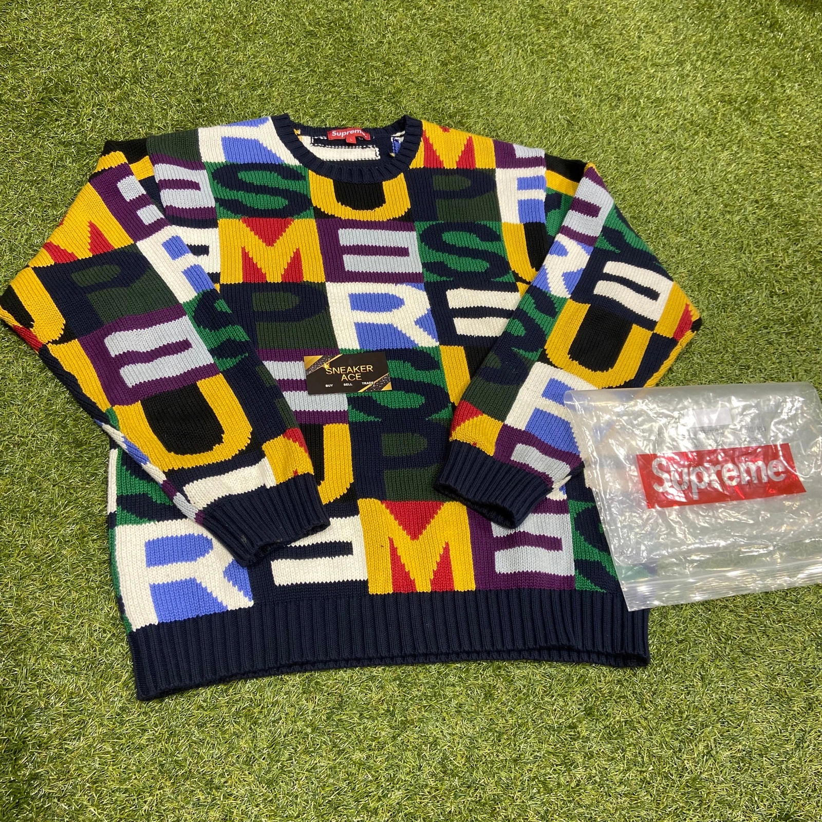 Pull Supreme Grandes Lettres Multicolore : L