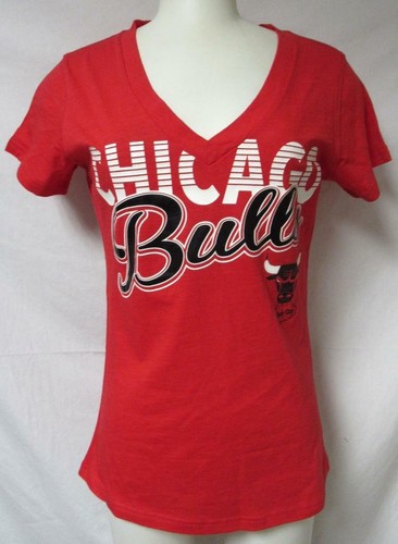 Chicago Bulls Women's Size Small V-Neck T-Shirt A1 3496 - Foto 1 di 4