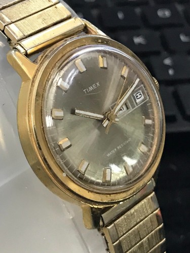 Timex 35mm Gold Plated Day/ Date Manual winding Men's Watch, Run (Lot2504) - Picture 3 of 9