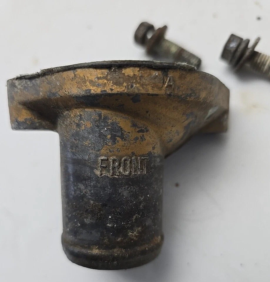 Carcasa termostato Nissan 720 83-86 1983-1986 OEM Nissan carcasa termostato Foto 4 de 4