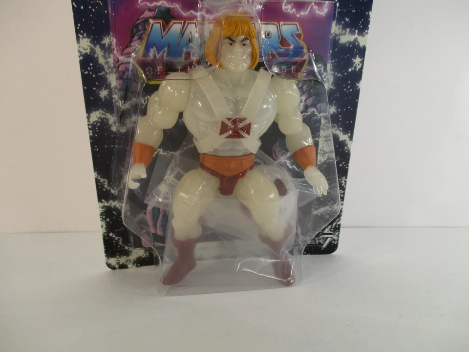 SUPER7 MOTU MASTERS OF UNIVERSE VINTAGE COLLECTION GLOW IN DARK HE-MAN FIGURE - Image 2 of 4