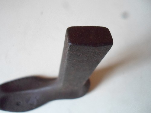 Collectors Vintage 5 1/2" / 14cm COBBLERS CAST IRON SHOE REPAIR LAST Door Stop - Picture 6 of 9