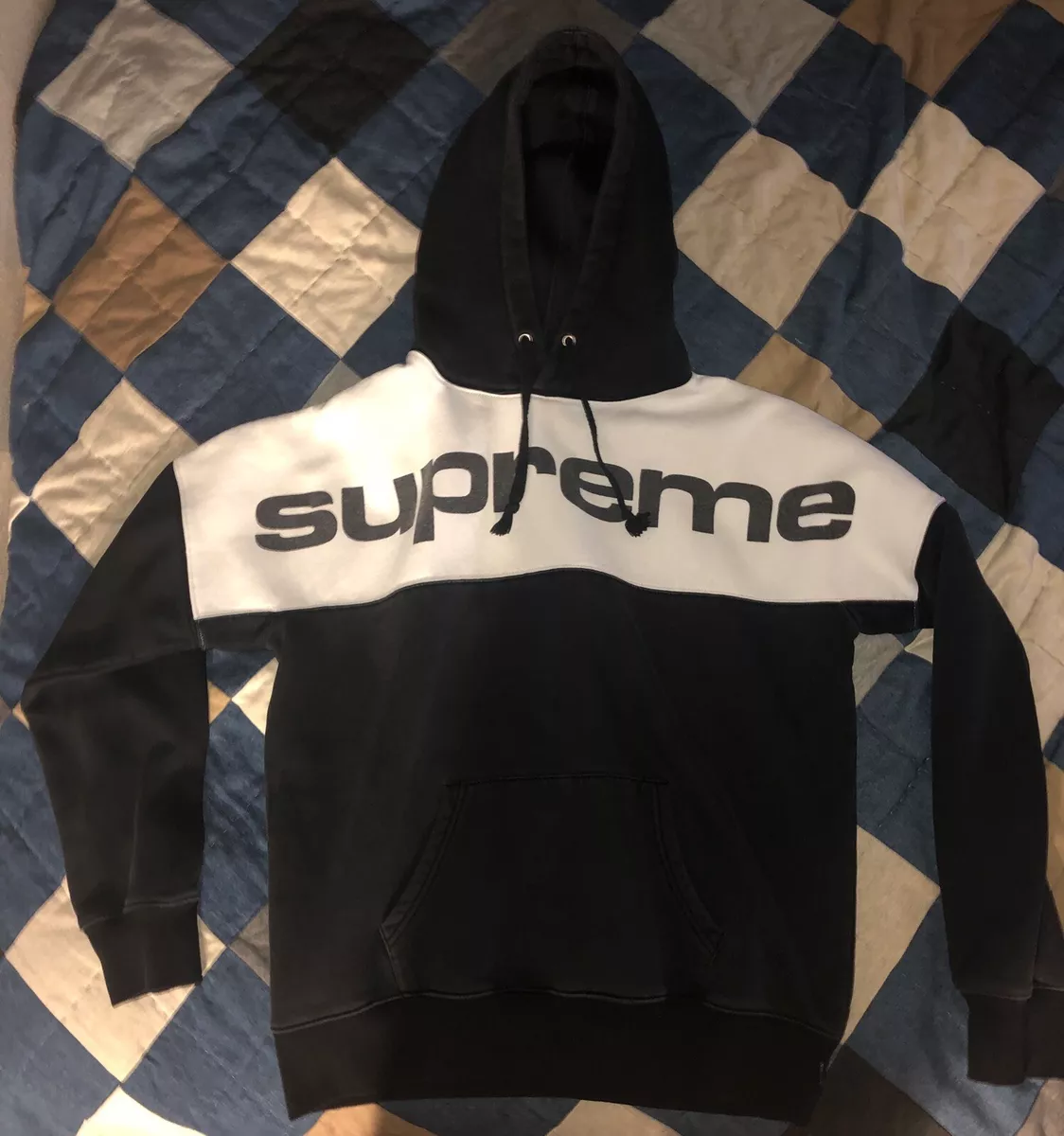 Supreme Logo Hoodie Black Size LARGE