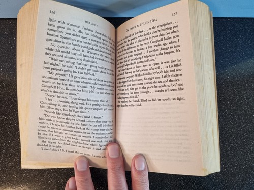 Hellboy: On Earth as it is in Hell by Brian Hodge US Paperback 1st Edition 2005 - Foto 18 di 24