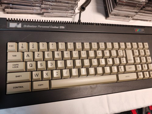 Amstrad Cpc 6128 clavier 128Ko AZERTY 100 % Fonctionnel sans écran et disque 18B - Photo 4/16
