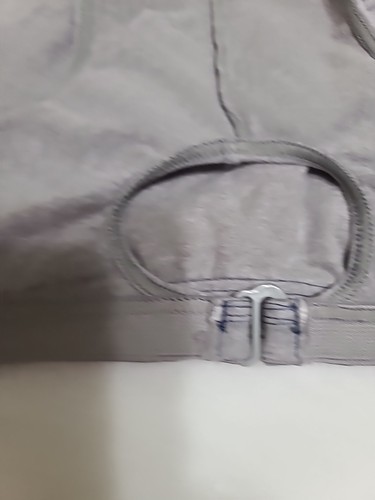 EVERLAST Pullover With Hook In Back Gray Underwire Sports Bra; Size 38 - Picture 15 of 18