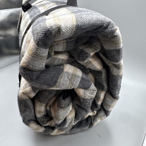Pottery Barn Plaid Throw Picnic Blanket Flannel Outdoor Kid Baby Waterproof Soft - Picture 5 of 6