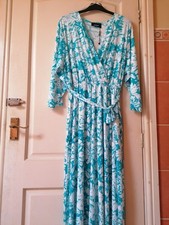 Spring summer green and white floral summer dress. fits  large to extra large.
