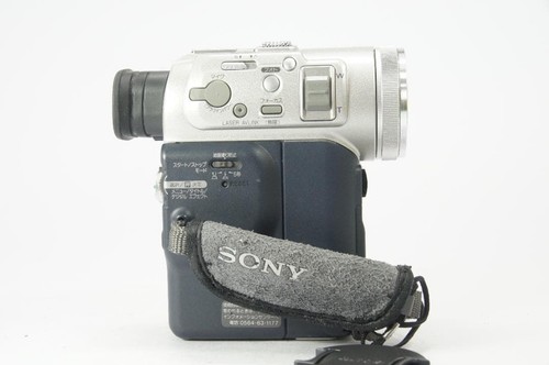 Sony Handycam DCR-PC100 Mini DV Camcorder Carl Zeiss Lens w/ Bag Japan - Picture 5 of 13