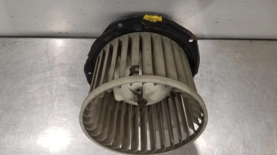 1977 CADILLAC ELDORADO BIARRITZ TEMPERATURE HVAC BLOWER MOTOR - Image 4 of 4
