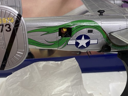 Corgi The Aviation Archive World War II B-24J Liberator Dragon and His Tail 1:72 - Picture 19 of 24