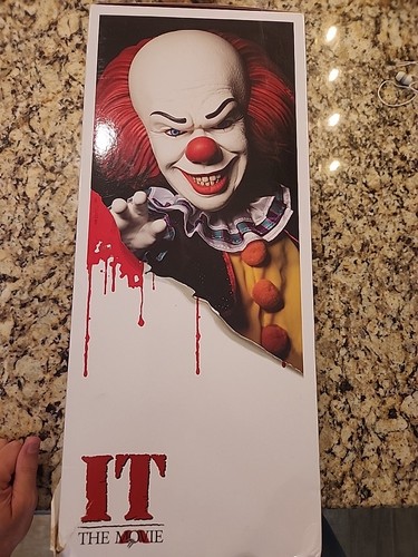 Mezco MDS Mega Scale IT (1990 Version) Talking Pennywise 15" Figure Brand New Fs - Picture 3 of 4
