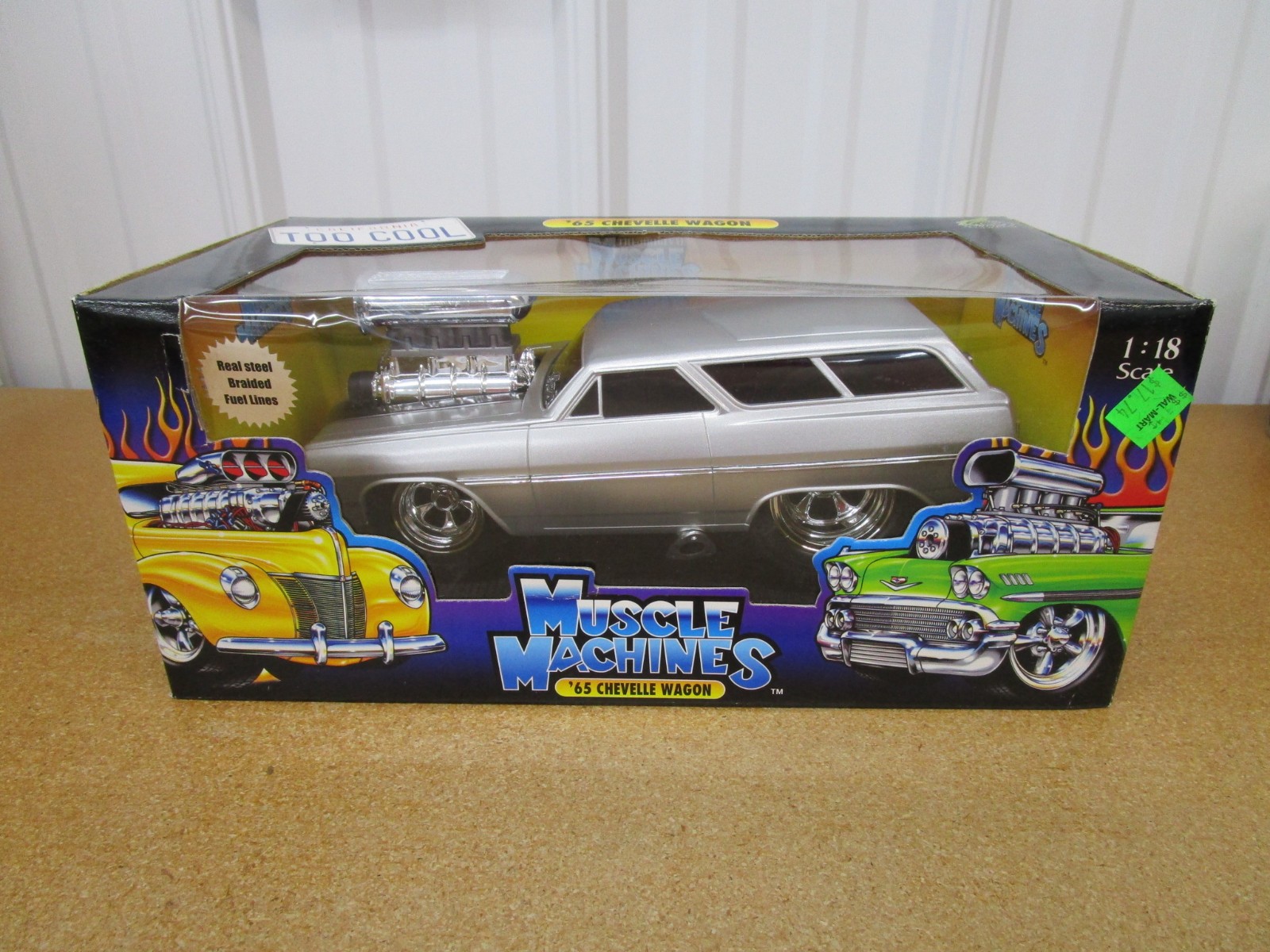 1965 Chevrolet Chevelle Wagon MUSCLE MACHINES 1/18 Silver