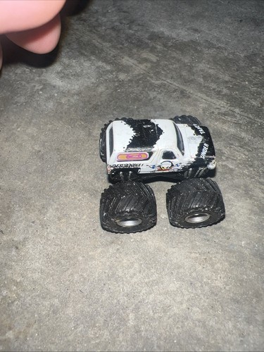HW Micro Machines Galoob - Monster Truck. Vintage 1990! White Undertaker - Picture 2 of 7