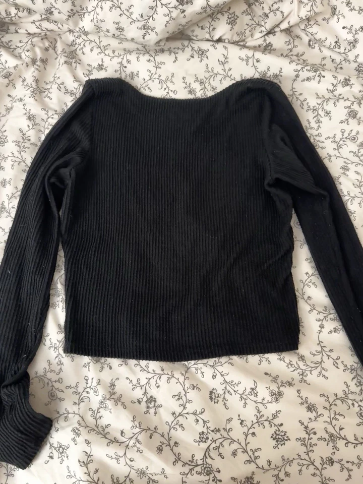 Hollister 黑色罗纹裹身长袖裁剪上衣,尺寸 M — 第 3/4 张图片