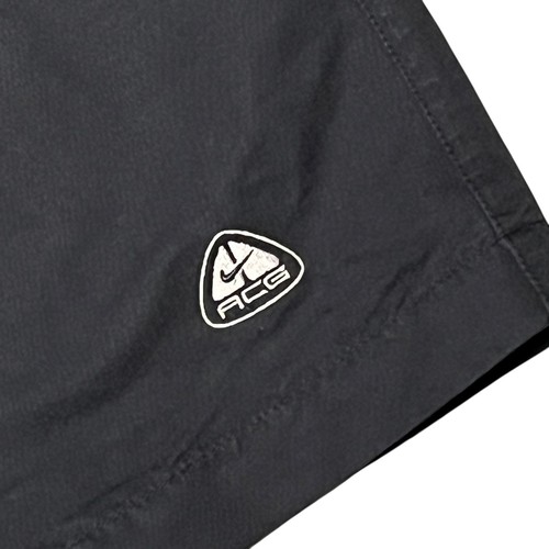 Nike ACG Pantaloni da trekking neri utility con cerniera ventilati medi - Foto 5 di 7
