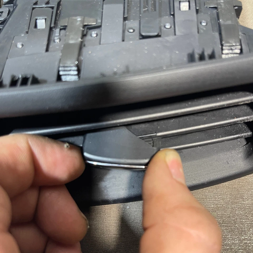 Lexus IS250 IS350 09-2013 Genuine AC /Heater Air Vent panel 55670-53020 **FLAW** - Image 4 of 4