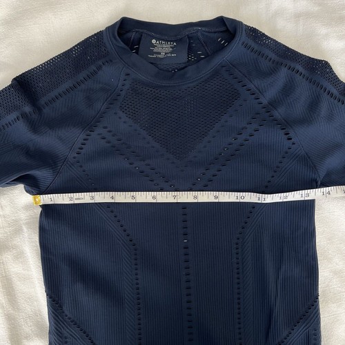 Athleta Women's Navy Oxygen Seamless Laser Cut Mesh Stretch Top Size XS - 第 6/7 張圖片