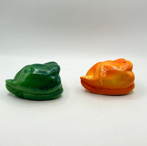 Ucagco Ceramic Red & Green Bell Peppers Salt & Pepper Shakers Set Japan - Picture 4 of 9