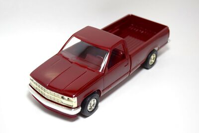 ミニカー 1:24 Lionel Racing CHEVROLET SILVERADO 2006 Chevrolet Silverado 1500 Pickup Truck Gray Metallic
