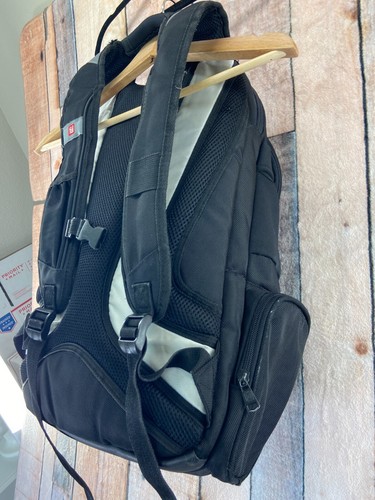 Fūl Laptop Bag Travel School Work Padded Backpack Zip Pockets Black - 第 11/24 張圖片