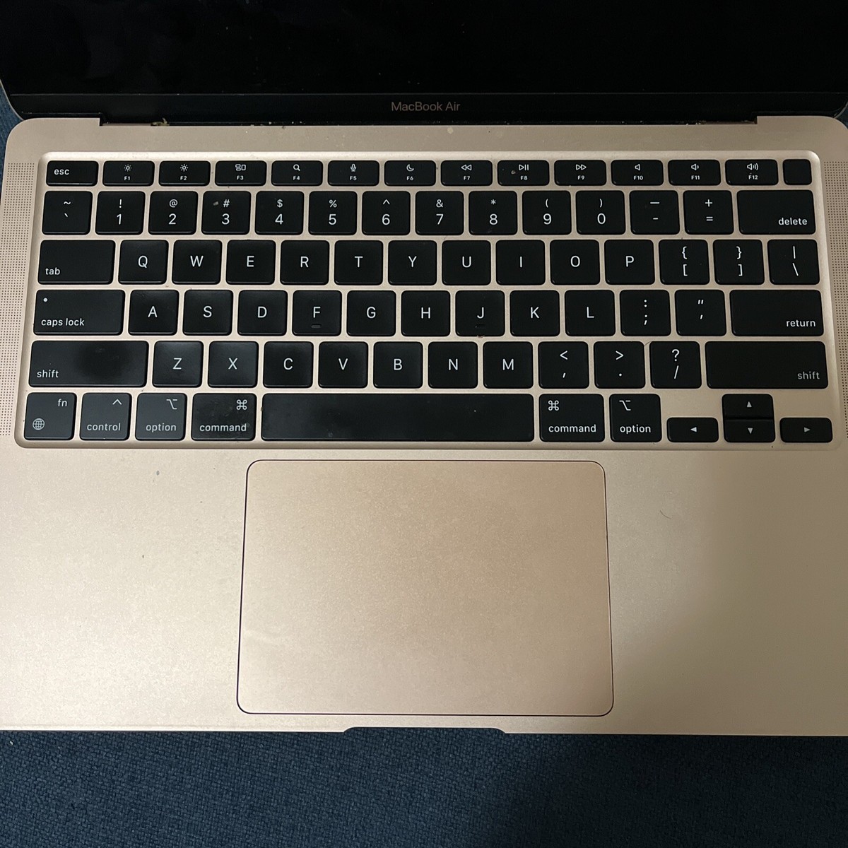 Apple MacBook Air 13in (256GB SSD, M1, 8GB) Laptop - Gold Apple MacBook Air 13in (256GB SSD, M1, 8GB) Laptop - Gold