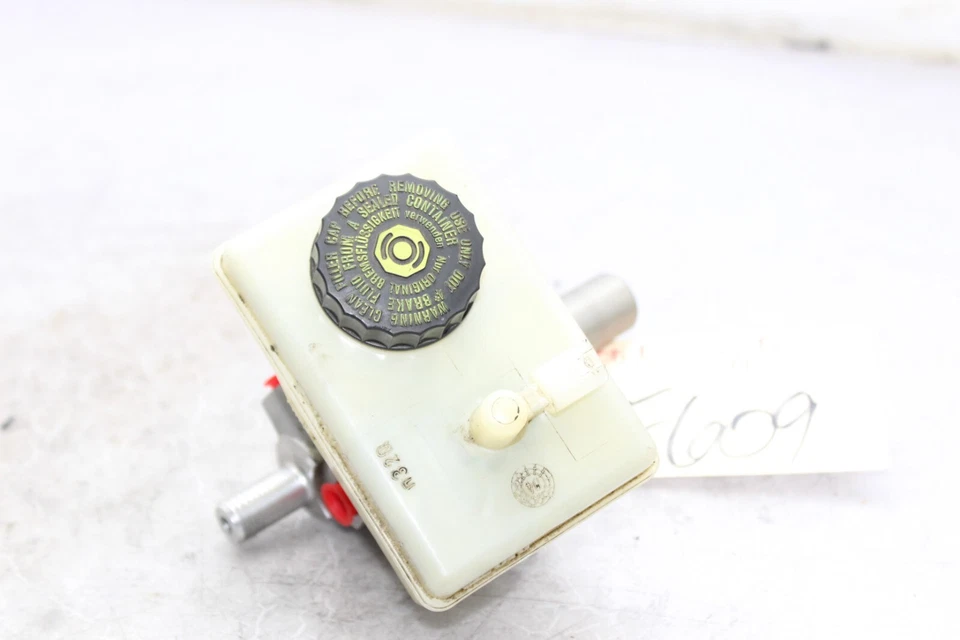 05-06 MERCEDES-BENZ CL65 AMG cilindro maestro depósito de líquido de frenos F609 Foto 2 de 4