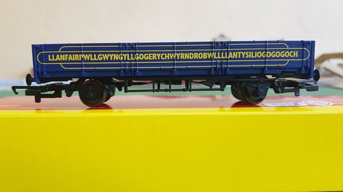 Hornby R6548 Llanfair OAA long wheelbase open wagon, dark blue, boxed - Picture 3 of 11