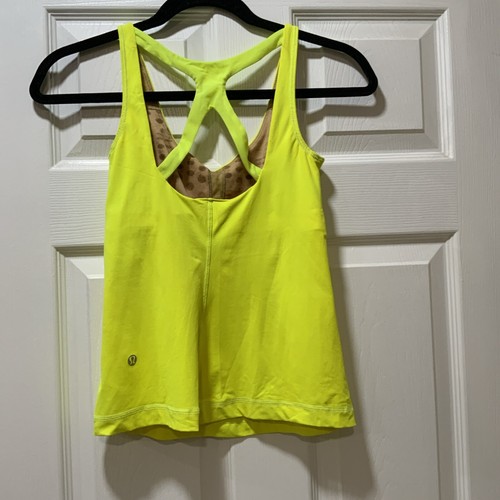 Camiseta sin mangas Lululemon para mujer talla 4 amarillo neón sujetador incorporado malla espalda cruzada camisa - Imagen 4 de 7